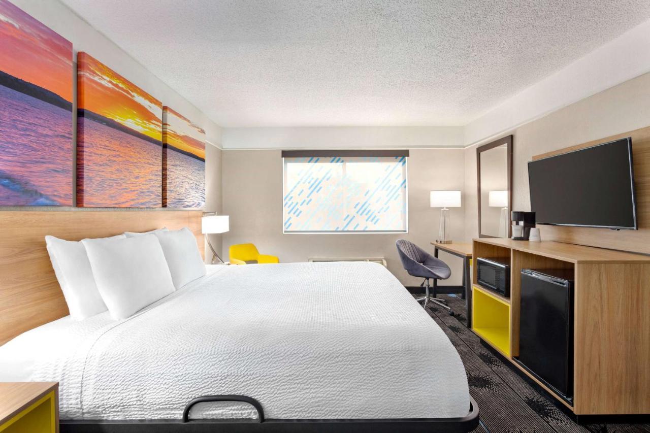 Days Inn By Wyndham Kansas City International Airport Eksteriør bilde