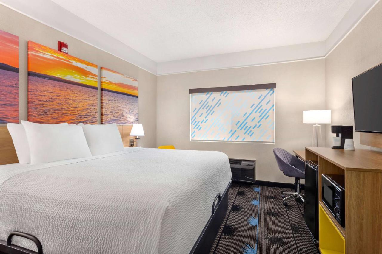 Days Inn By Wyndham Kansas City International Airport Eksteriør bilde